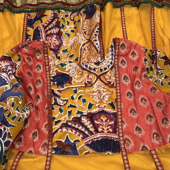 3 Piece Pakistani Suit - Picture 4 of 4